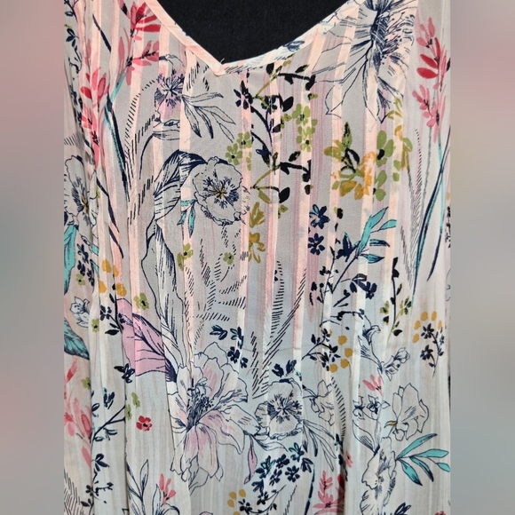 Style & Co Henley Cream Floral Top Roll Tab Sleeves Womens Large - Picture 2 of 6